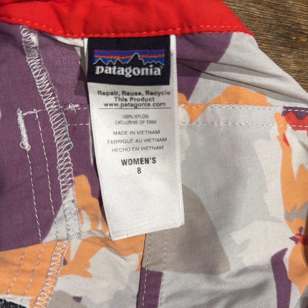 PATAGONIA SHORTS - women’s athletic shorts / hiking shorts - Picture 2 of 3